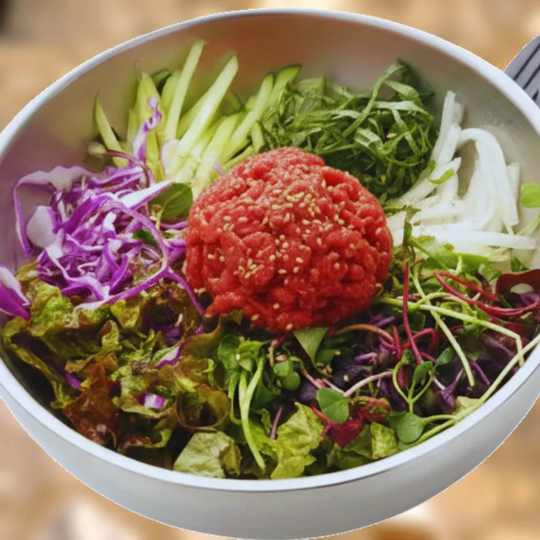 한우육회비빔밥과 함께 나오는 된장찌개.